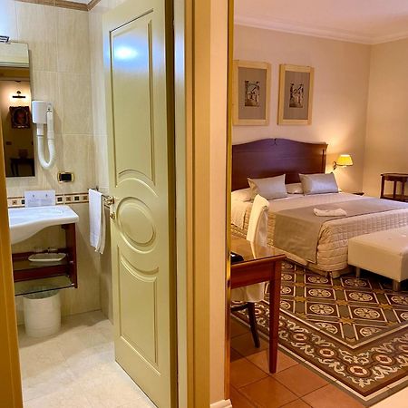 Hotel Akropolis - Museum Hotel تارانتو المظهر الخارجي الصورة