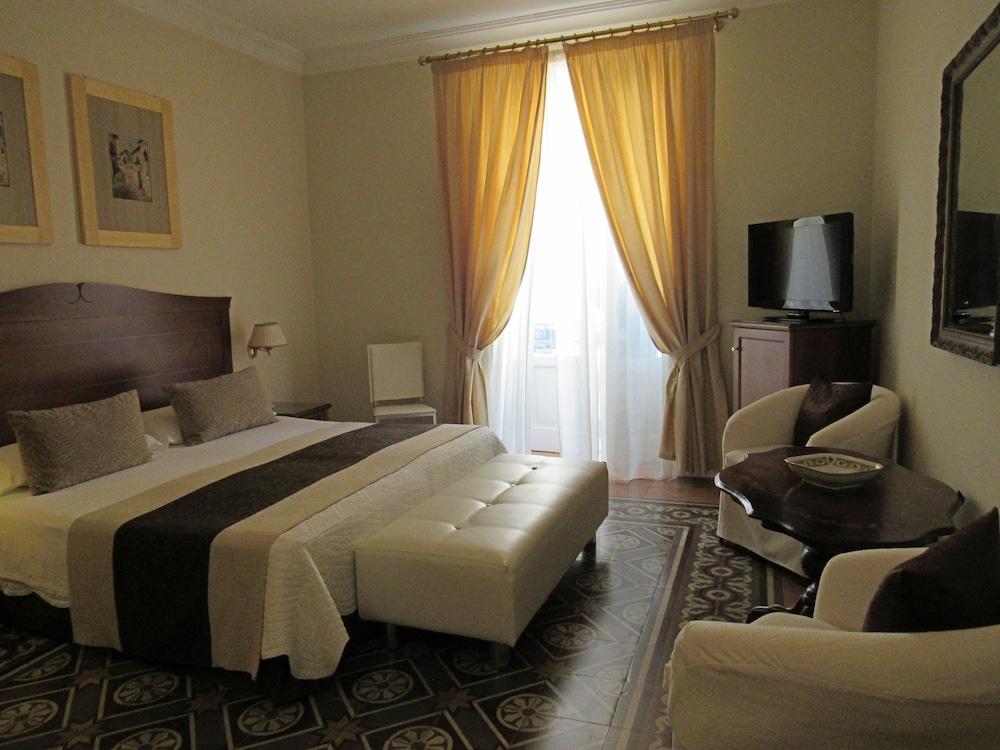 Hotel Akropolis - Museum Hotel تارانتو المظهر الخارجي الصورة