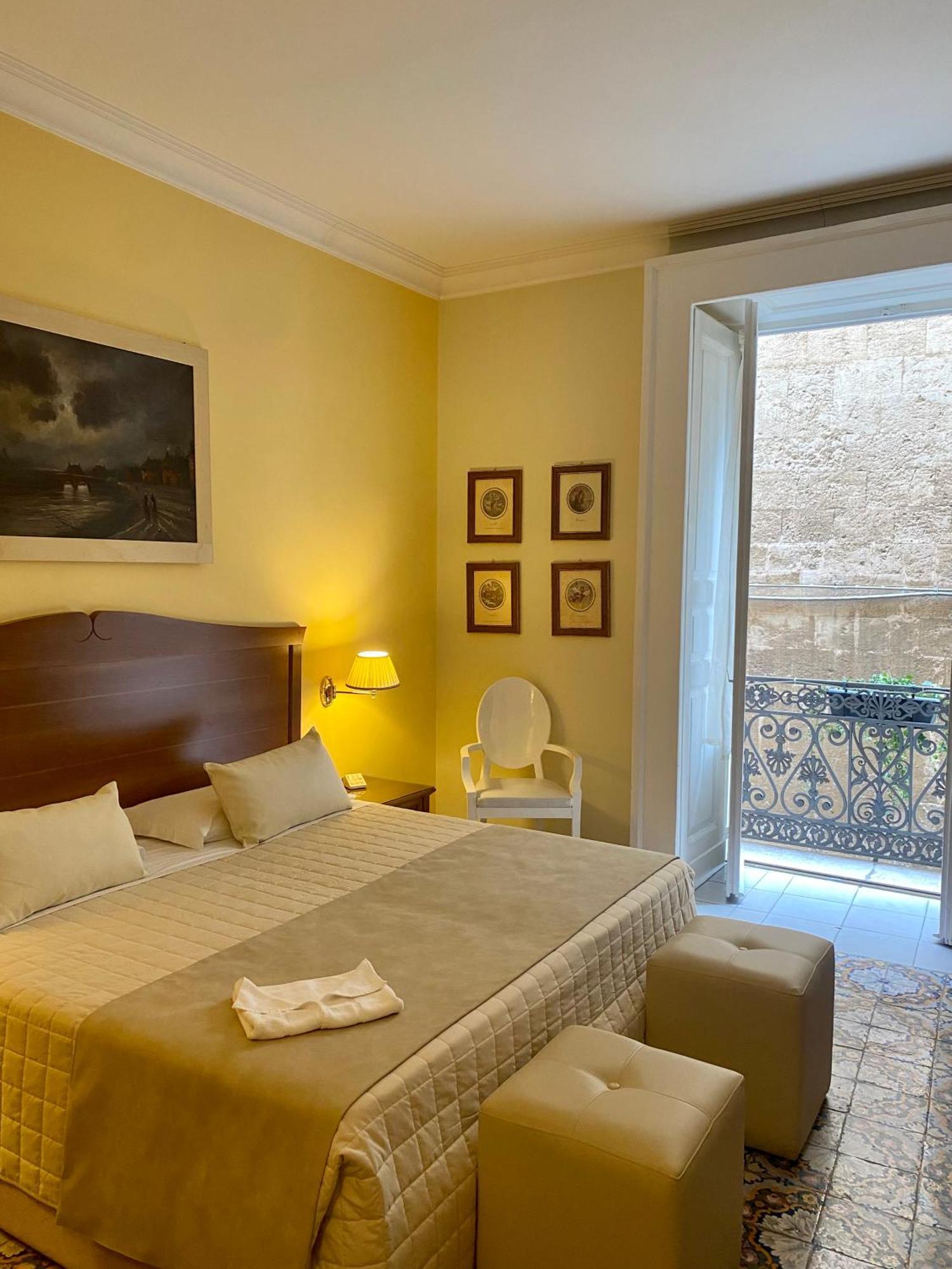 Hotel Akropolis - Museum Hotel تارانتو المظهر الخارجي الصورة