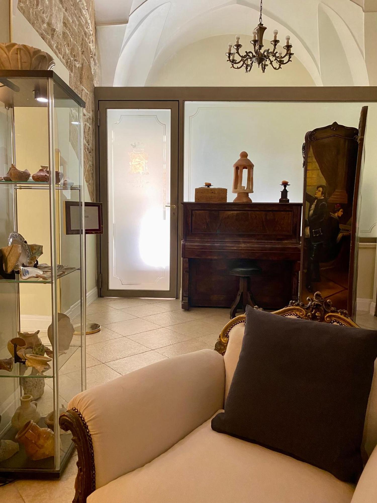 Hotel Akropolis - Museum Hotel تارانتو المظهر الخارجي الصورة
